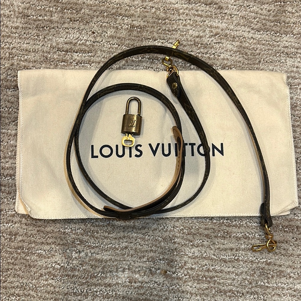 Bundle for @jesushasme Louis Vuitton Brown Leather Strap with Lock, Key, Dustbag
